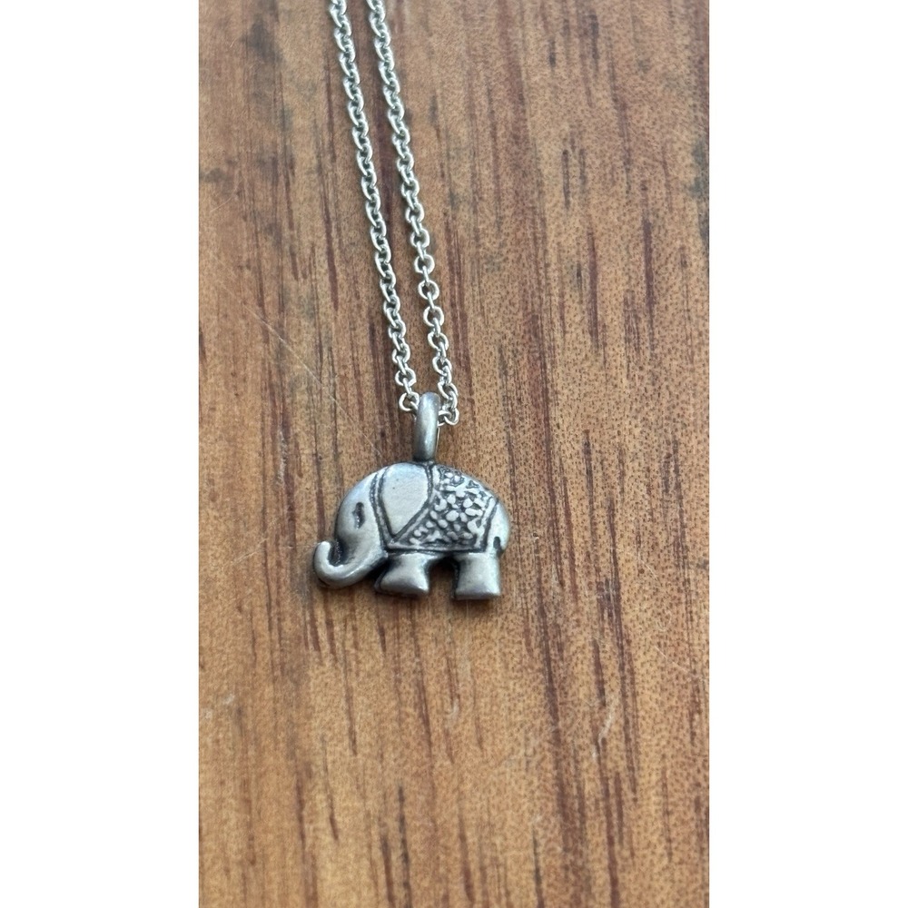 Adorable Sterling Silver Elephant Pendant And Necklace 16-18"